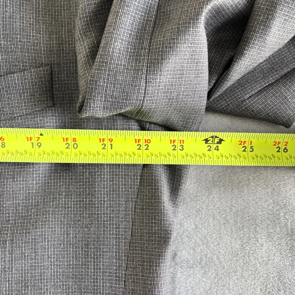 Corneliani Men's‎ Gray Two Button Blazer Business Casual Career Jacket 44R